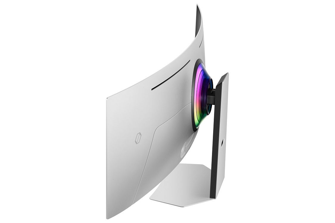 SAMSUNG Ívelt Gaming 240Hz OLED monitor 49" G95SD, 5120x1440, 32:9, 250cd/m2, 0.03ms, HDMI/DP/WiFi/BT, hangszóró